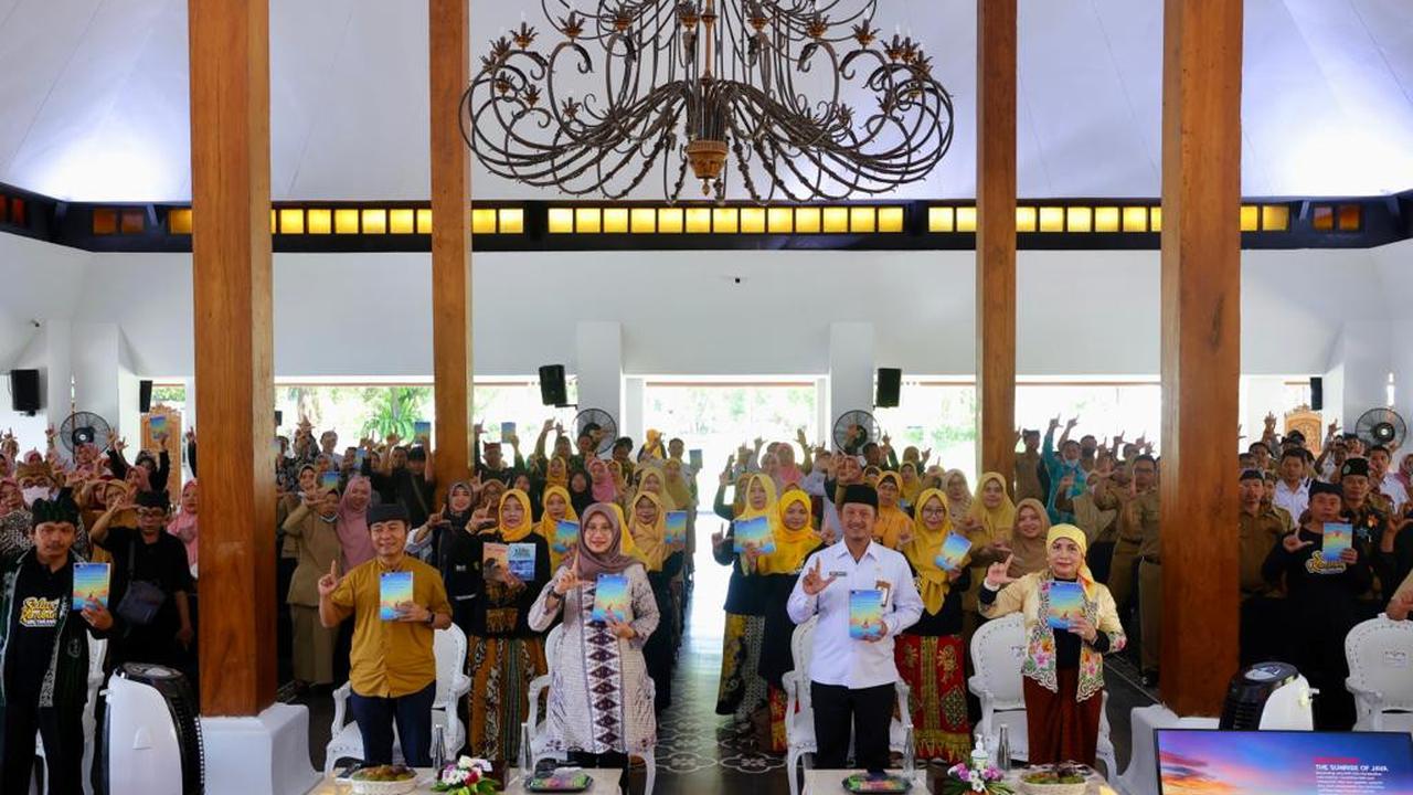 Bupati Banyuwangi Ipuk Fiestiandani hadiri peluncurkan buku Antologi Sulur Kembang Sritanjung. (Istimewa)