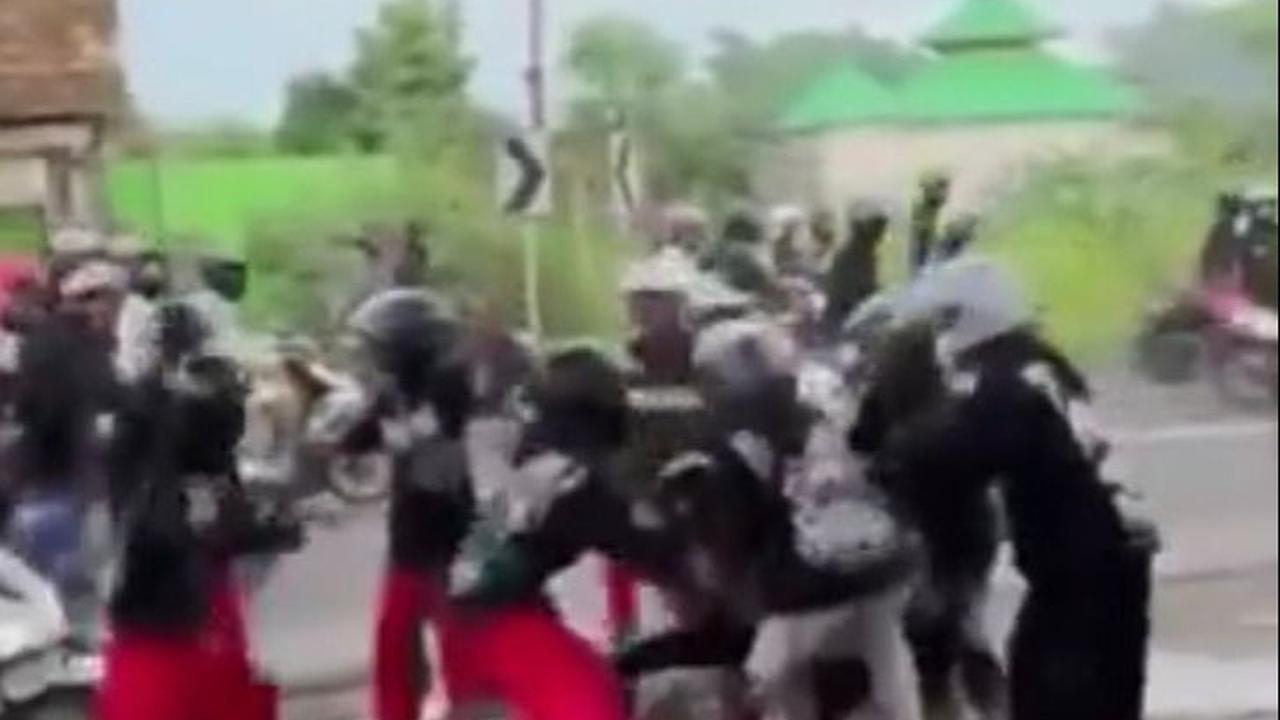 Aksi Anggota Perguruan Silat di Tuban Aniaya Pengendara Motor Tanpa Alasan Ini Viral, Miris