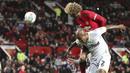 Gelandang Manchester United, Marouane Fellaini, membobol gawang Derby County pada laga Piala Liga Inggris di Stadion Old Trafford, Rabu (26/9/2018). Manchester United takluk adu penalti 9-10 (2-2) dari Derby County. (AP/Martin Rickett)