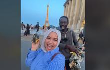 Ada di Paris Tapi Serasa Bekasi, Cewek WNI Sampai Panggil Abang ke Penjual Cenderamata Jago Bahasa Indonesia