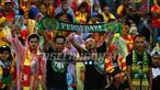 Fanatisme Bonek dalam mendukung Andik Vermansah dan Selangor FA terlihat dalam final Piala Malaysia 2015 melawan Kedah FA di Stadion Shah Alam, Selangor, Sabtu (12/12/2015). (Facebook/Faselangor.my)