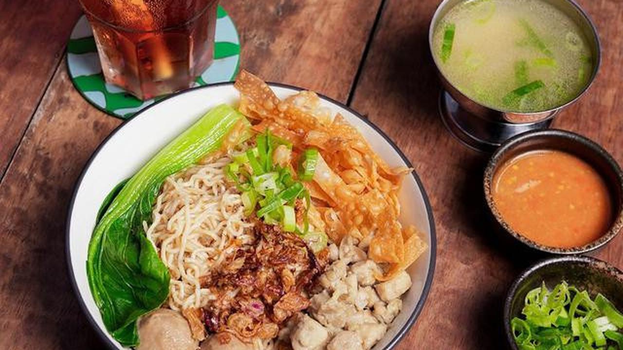 6 Resep Mie Ayam Jakarta Asli dengan Bumbu Gurih yang Meresap, Ala Pedagang Gerobakan