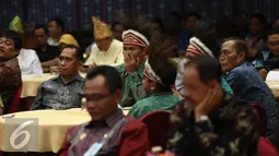 Sejumlah peserta hadir dalam penutupan raker peraturan perundangan-undangan serta pemberian Anugerah Nawacita Legislasi 2016 di Jakarta, Jumat (24/6). (Liputan6.com/Faizal Fanani)