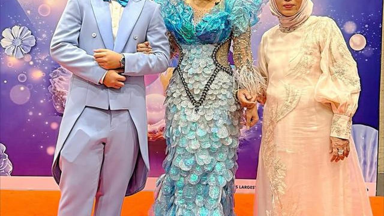 Potret Ibunda Inul Daratista yang Awet Muda, Seperti Kakak Adik saat Pose Bareng