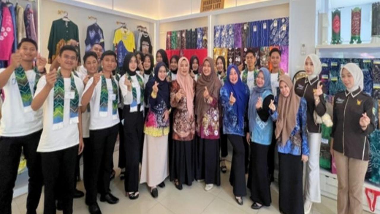 Finalis Putra Putri Pariwisata Jadi Motor Promosi UMKM Tanah Laut Lewat Digital