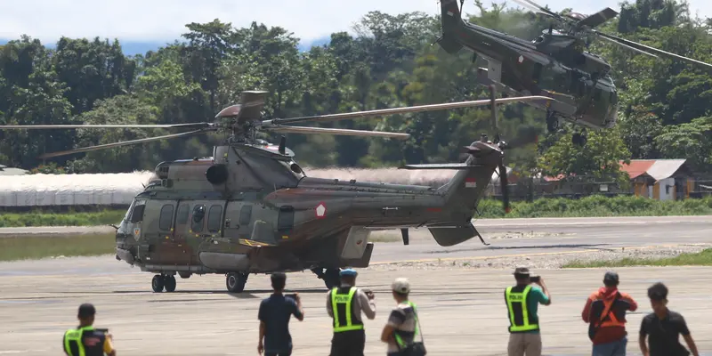 Tiga Helikopter TNI AU Diterbangkan Evakuasi Pilot di Distrik Alama