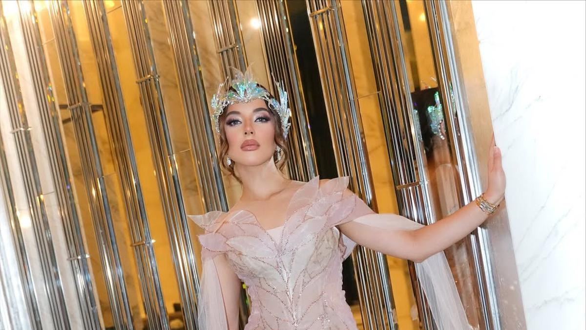 Aura Mahal Tasya Farasya Kenakan Sepatu hingga Tas Kristal Ratusan Juta yang Lengkapi Tampilan ala Dewi Yunani