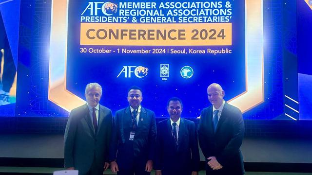 Sekjen PSSI, Yunus Nusi dan anggota Exco PSSI, Muhammad, mengikuti Konferensi Presiden dan Sekretaris Jenderal Asosiasi Anggota AFC dan Asosiasi Regional 2024 di Seoul, Korea Selatan, pada 30 Oktober-1 November 2024.