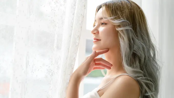 wanita juli keluar dari hubungan toxic