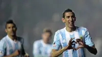 Striker Argentina, Angel Di Maria, merayakan gol yang dicetaknya ke gawang Paraguay dalam semi final Copa America 2015 di Concepcion, Cile. Rabu (1/7/2015) pagi WIB. (AFP PHOTO/JUAN MABROMATA)