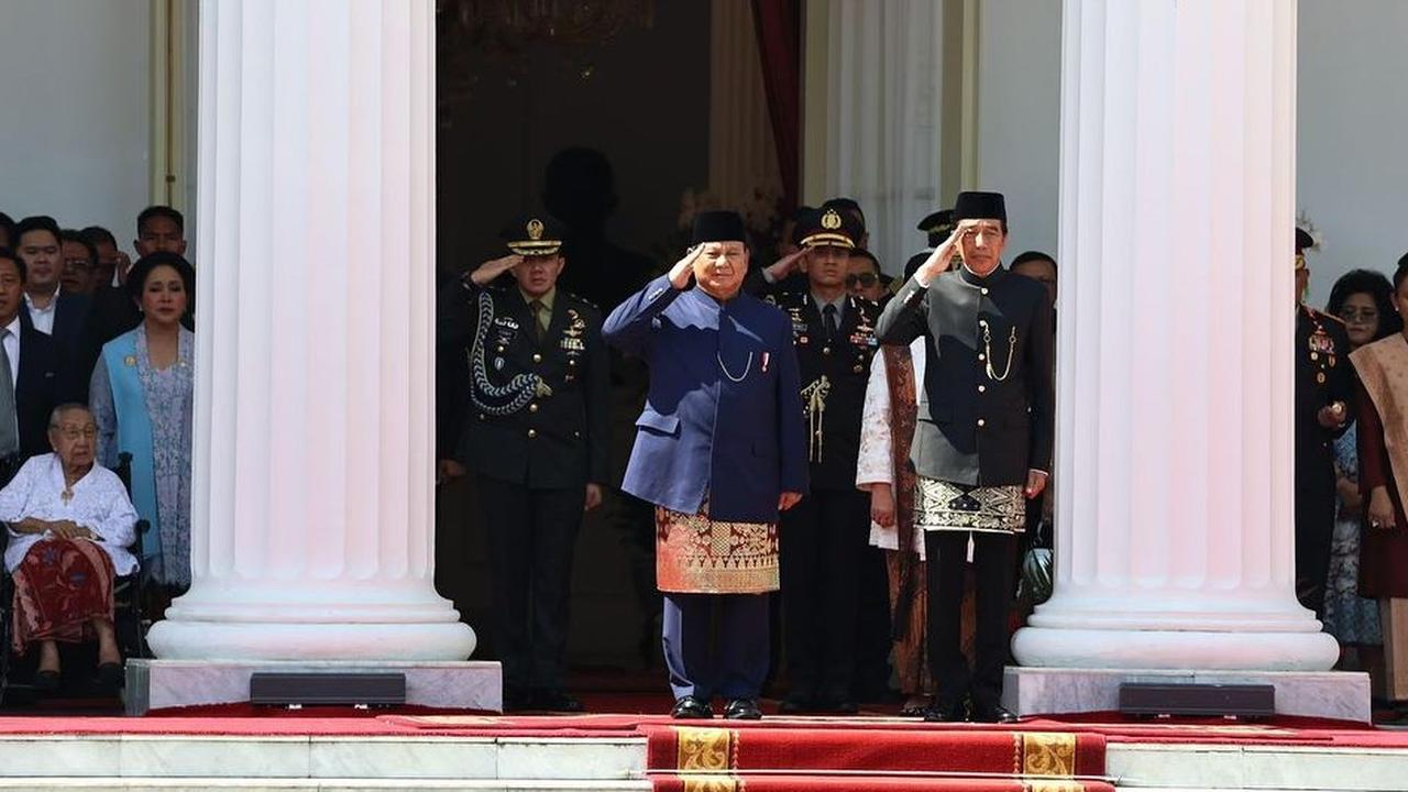 VIDEO: Detik-Detik Perdana, Prabowo Sah Injak Karpet Merah Istana Diikuti Gibran Rakabuming Raka