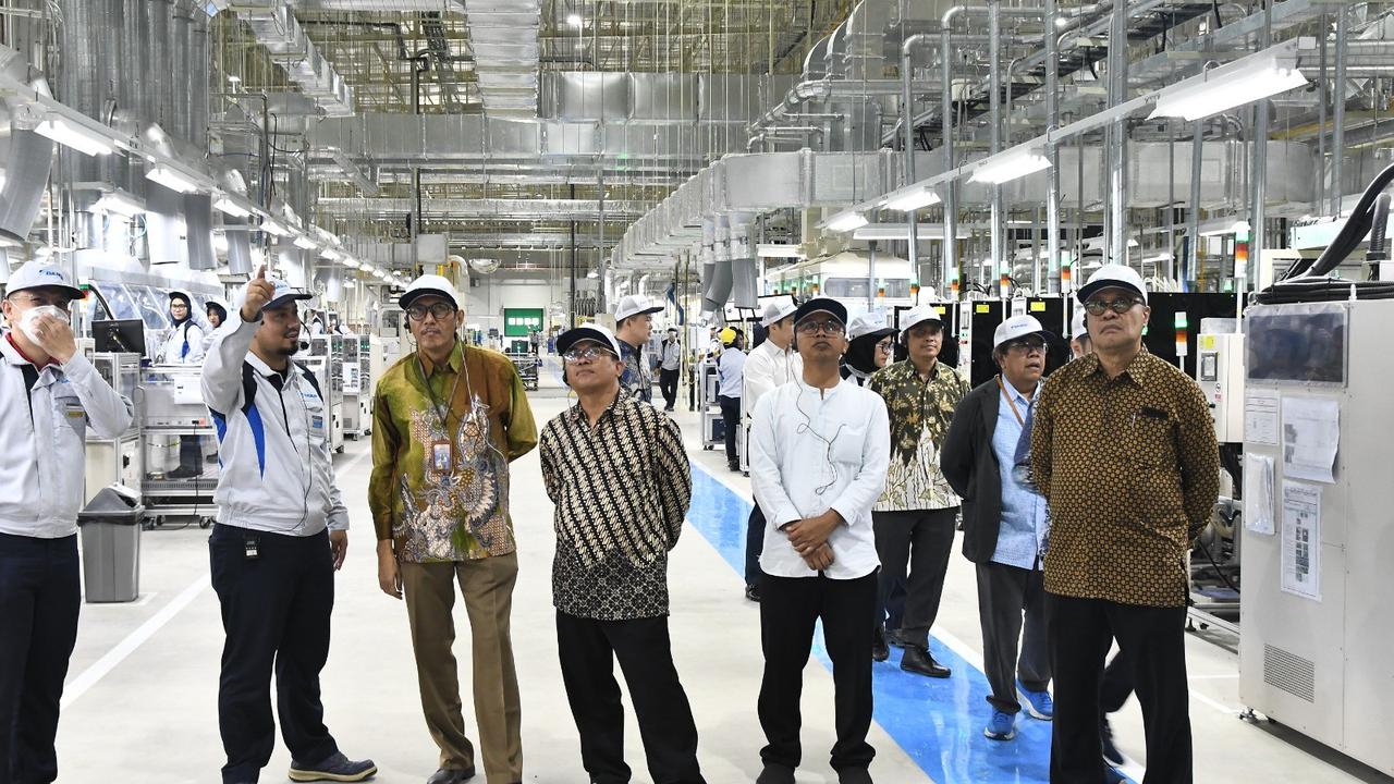 Kunjungan DKST ITB ke DAIKIN Indonesia