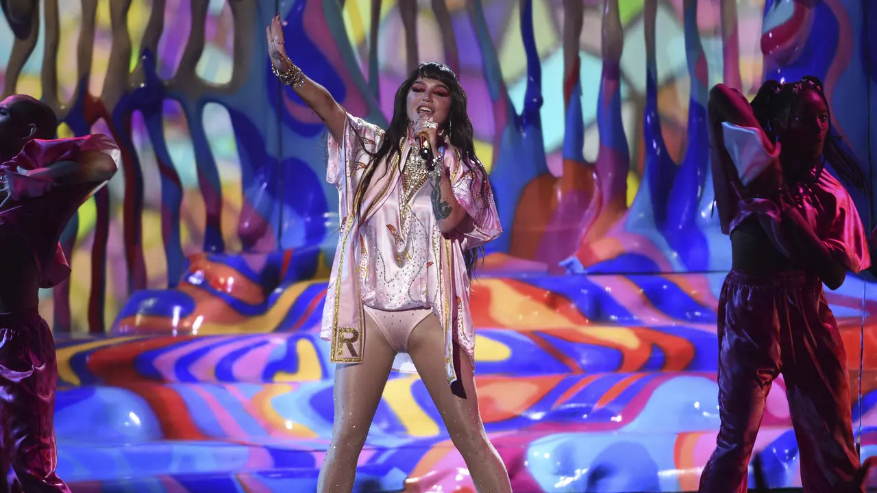 Taylor Swift hingga Camila Cabello Meriahkan Panggung AMA 2019