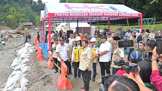 Mendagri Tito Dampingi Presiden Tinjau Langsung Wilayah Terdampak Bencana di Sumbar