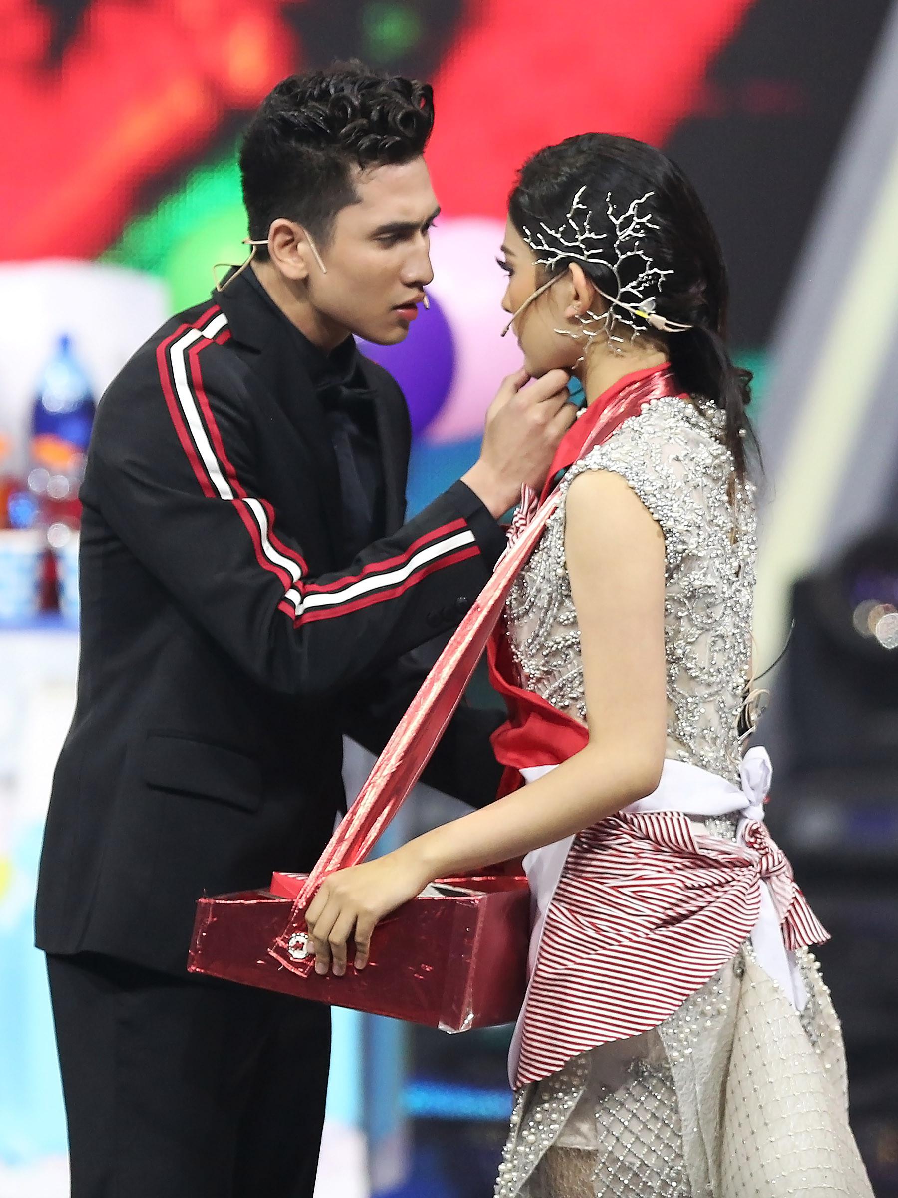 Siapa Takut Jatuh Cinta: Kencan Diam-Diam ala Vino-Laras - ShowBiz