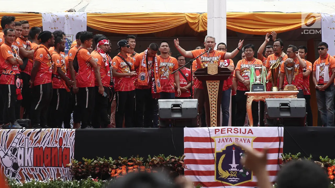 Anies Sambut Konvoi Kemenangan Persija di Balai Kota