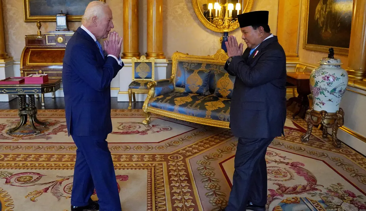 Presiden Prabowo Subianto melakukan pertemuan bilateral dengan Raja Inggris Charles III. (Jonathan Brady/POOL/AFP)
