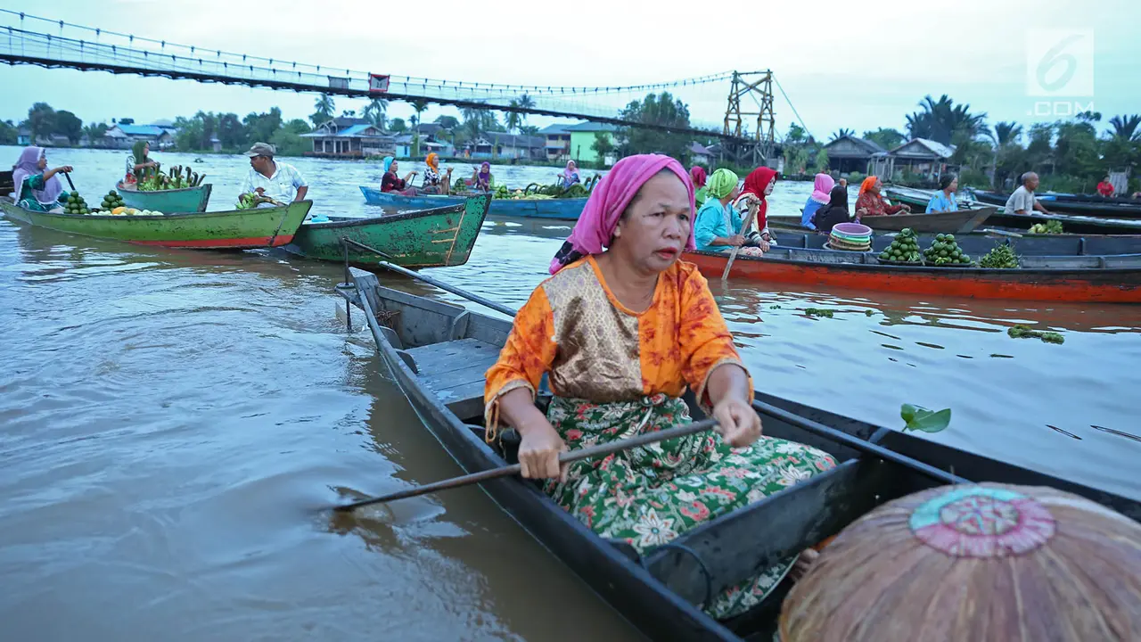 Melihat Perempuan sebagai Pendorong Pertumbuhan Ekonomi di Pasar Terapung