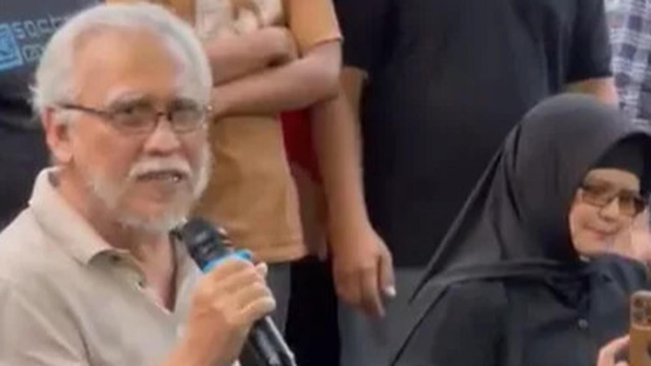 Video yang diunggah  akun TikTok @iwanfalsinfo ini langsung viral. Video ini diputar lebih dari setengah juta kali.