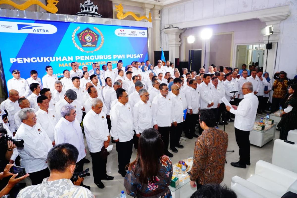 Pengurus PWI Periode 2025-2030 Dikukuhkan di Monumen Pers Solo