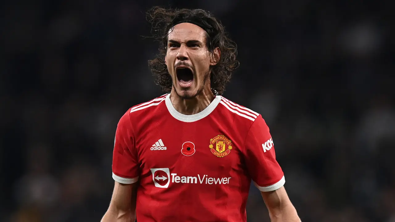 Foto: 5 Pesepak Bola dengan Rekor Hattrick Terbanyak di Liga Italia, Edinson Cavani Kini Malah Jadi Cadangan di Manchester United