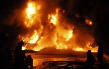 Kapal kargo terbakar di Pelabuhan Sunda Kelapa
