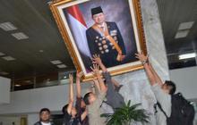6 Mahasiswa perusak foto SBY jadi tersangka 