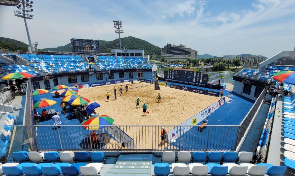 Tim Voli Pantai Putra Indonesia gagal tampil Olimpiade 2024. Hal itu terjadi setelah mereka kalah dari Australia dalam semifinal AVC Beach Volley Ball Continental Cup di Ningbo, China, Sabtu (22/6/2024).<br>