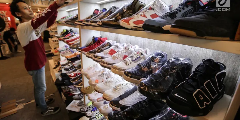 Berburu Ragam Model Sneaker di Sneakerpeak Kemang Quatro