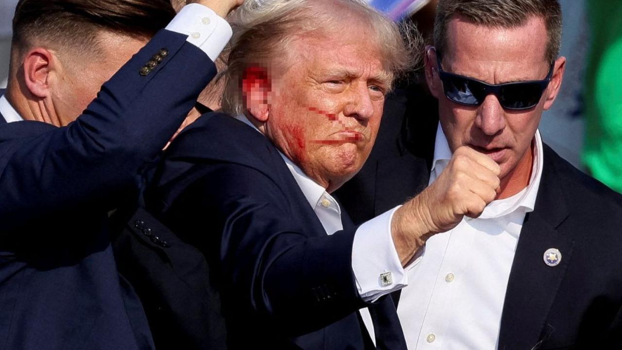 Mantan presiden Amerika Serikat yang juga kandidat presiden dari Partai Republik, Donald Trump terluka sesusai ditembak saat melakukan kampanye Pilpres Amerika Serikat di&nbsp;Butler Farm Show, Butler, Pennsylvania, Amerika Serikat, pada Minggu (13/7/2024