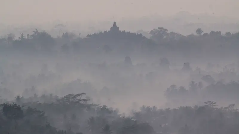 Fenomena Kabut Tebal Jelang Musim Hujan di Yogyakarta - Regional ...