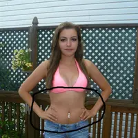 [Bintang] Niat Ingin Keren, Foto Hasil Photoshop Ini Malah Bikin Sakit Mata