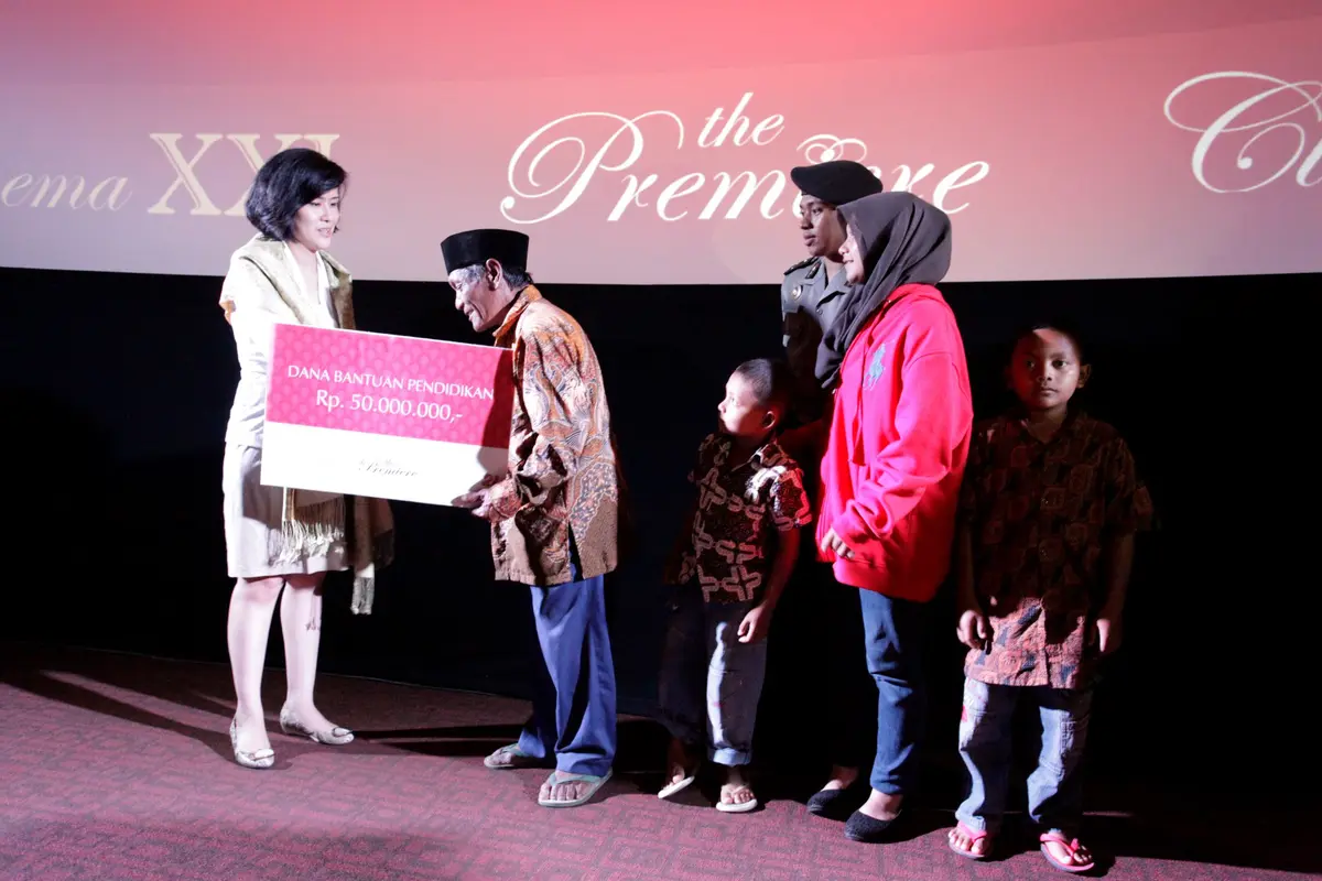 CINEMA 21 Berikan Bantuan Pendidikan untuk Keluarga Bripda Taufiq