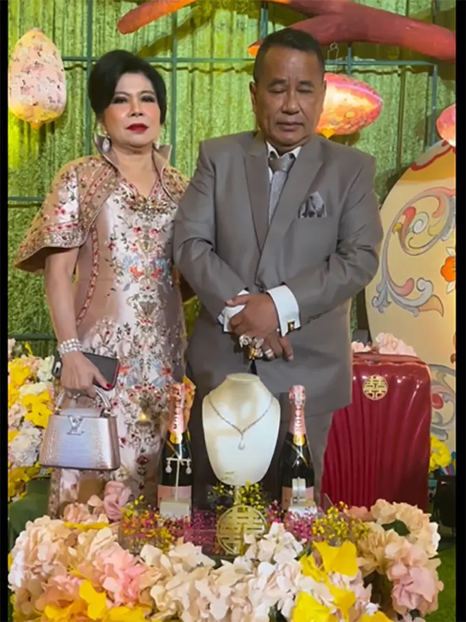 Acara lamaran dan sangjit anak Hotman Paris Hutapea