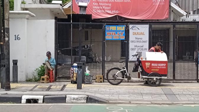 Di Bawah Bayang-Bayang Kopi Keliling Modern: Zulhari Kalah Cepat, Tak Dapat Lapak