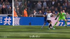 Chelsea menelan kekalahan telak di kandang Newcastle United dalam pertandingan pekan terakhir Liga Inggris, Minggu (13/5). Dwight ...