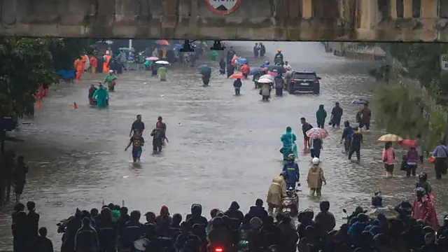 Banjir Rendam Kawasan Jembatan Tiga, Aktivitas Warga Terganggu
