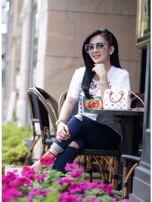 Syahrini  (Instagram/princessyahrini)