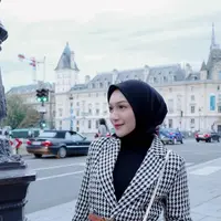Inspirasi OOTD Melody Prima saat Liburan di Eropa [instagram/melodyprima]