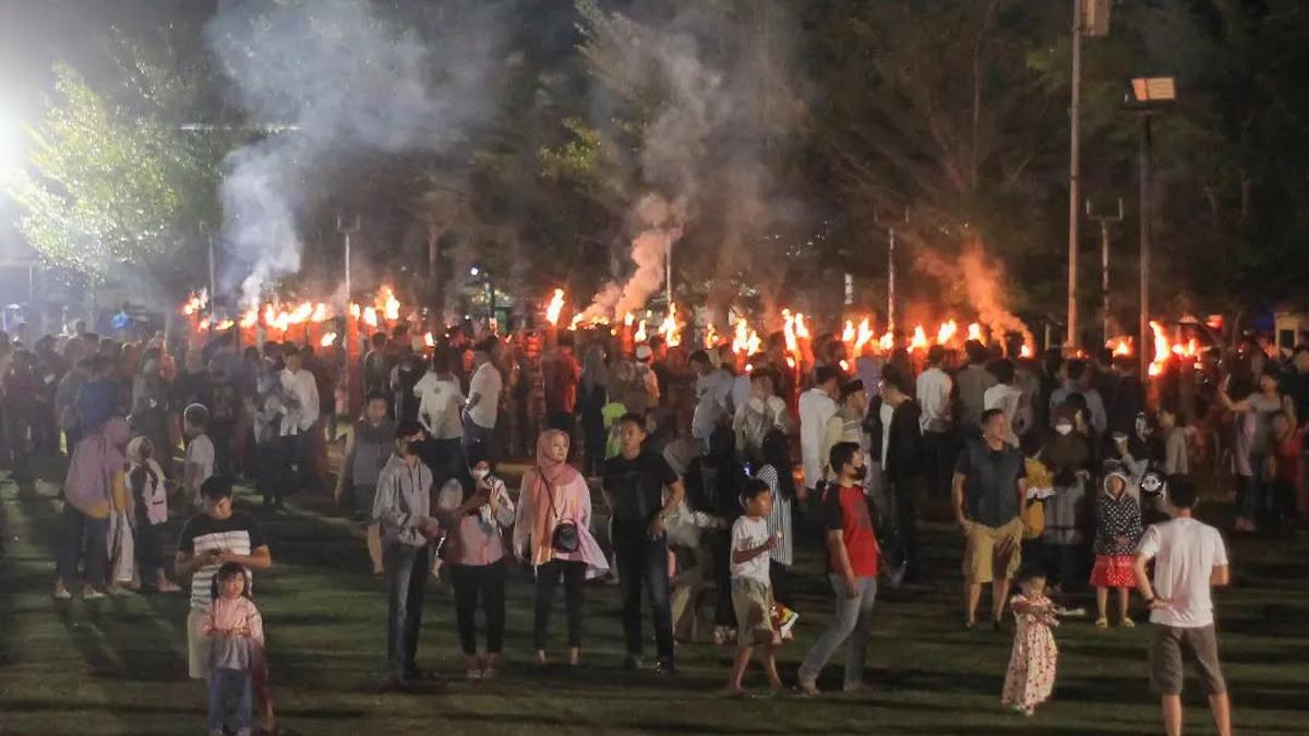 Tradisi Ronjok Sayak Khas Bengkulu: Pembakaran Batok Sebagai Simbol Penyucian Diri