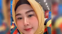 Shelvie Hana Wijaya juga sudah berusaha untuk mempertahankan dan memberi kesempatan kepada Daus Mini. (FOTO: instagram.com/firdaushelvie91/)