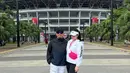Pada 30 Agustus 2022, Faisal Herris kembali mengubggah fotonya bersama istri yang tak mengenakan hijab. Saat itu mereka berada di Gelora Bung Karno. (Foto: Instagram/ harrisfaisal_11)