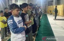 Semangat Tarawih Hutanabolon Tetap Membara di Akhir Ramadhan Pasca Banjir Bandang