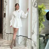 Mix and Match Outfit Serba Putih ala Selebriti