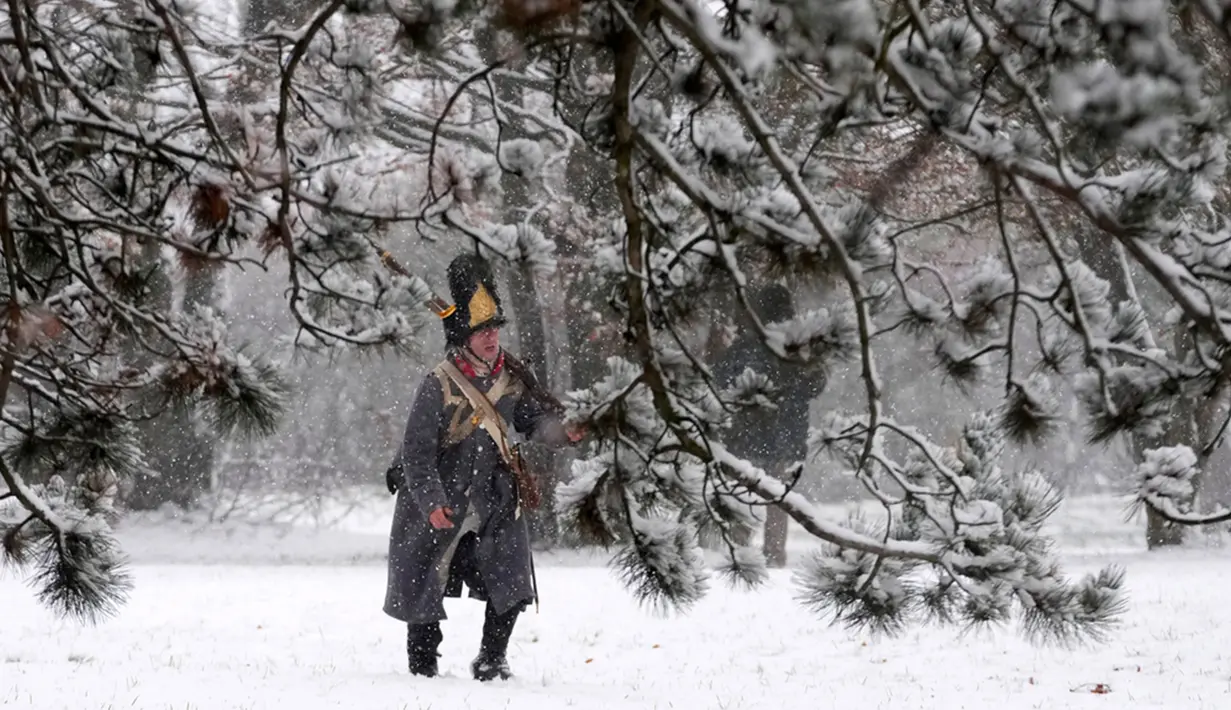 Napoleon memiliki sekitar 72 ribu pasukan. Sementara, sekutu memiliki sekitar 85 ribu pasukan. Sekutu memutuskan untuk menghadapi Napoleon di sebelah barat Austerlitz. (AP Photo/Petr David Josek)