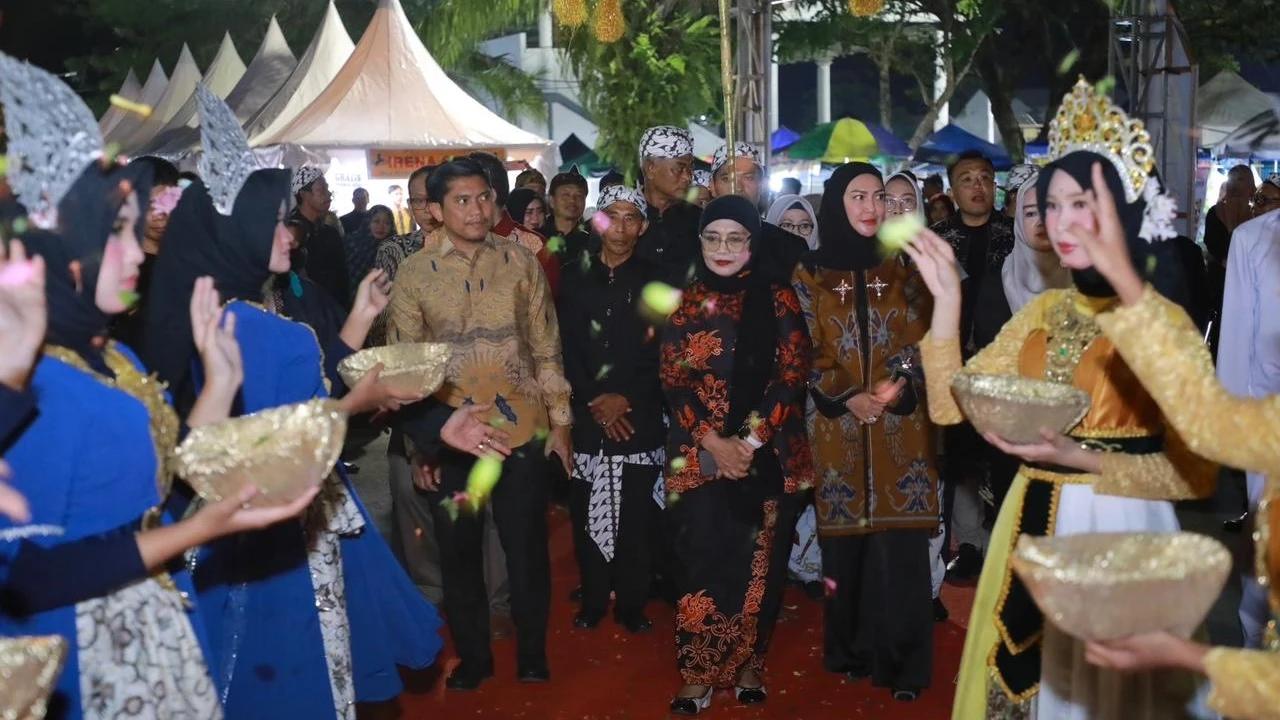 Pagelaran Seni Budaya dan Kuliner Sunda Warnai Bontang, Wali Kota Neni Tekankan Persatuan dalam Keberagaman