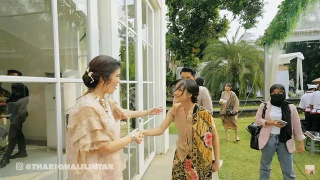 Fuji Bertemu Keluarga Besar Thariq