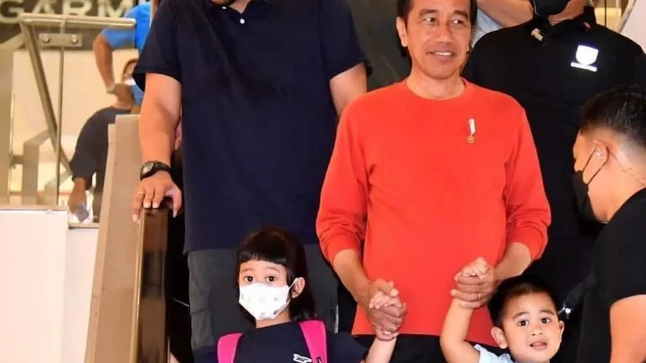 Jokowi bersama Panembahan Al Nahyan dan Sedah Mirah Nasution. (Foto: Dok. Instagram terverifikasi @jokowi)