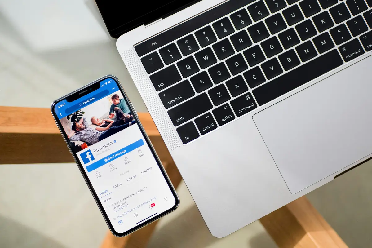 Profil media sosial merupakan hal penting yang harus diperhatikan.