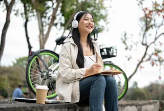 12 Kebiasaan Minimalis Tiap Zodiak di 2026 agar Hidup Lebih Tenang./Copyright depositphotos.com/bongkarngraphic